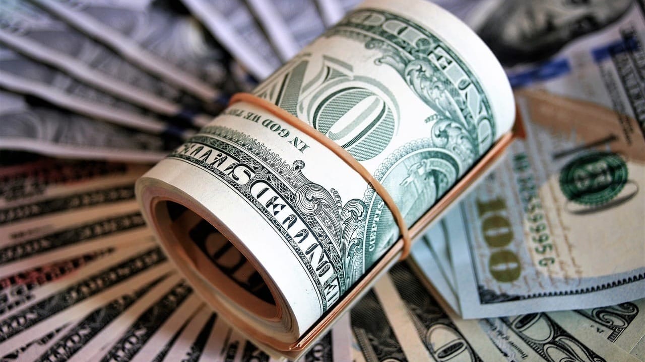 За неделю комбанки КР купили на валютных торгах более $85.4 млн